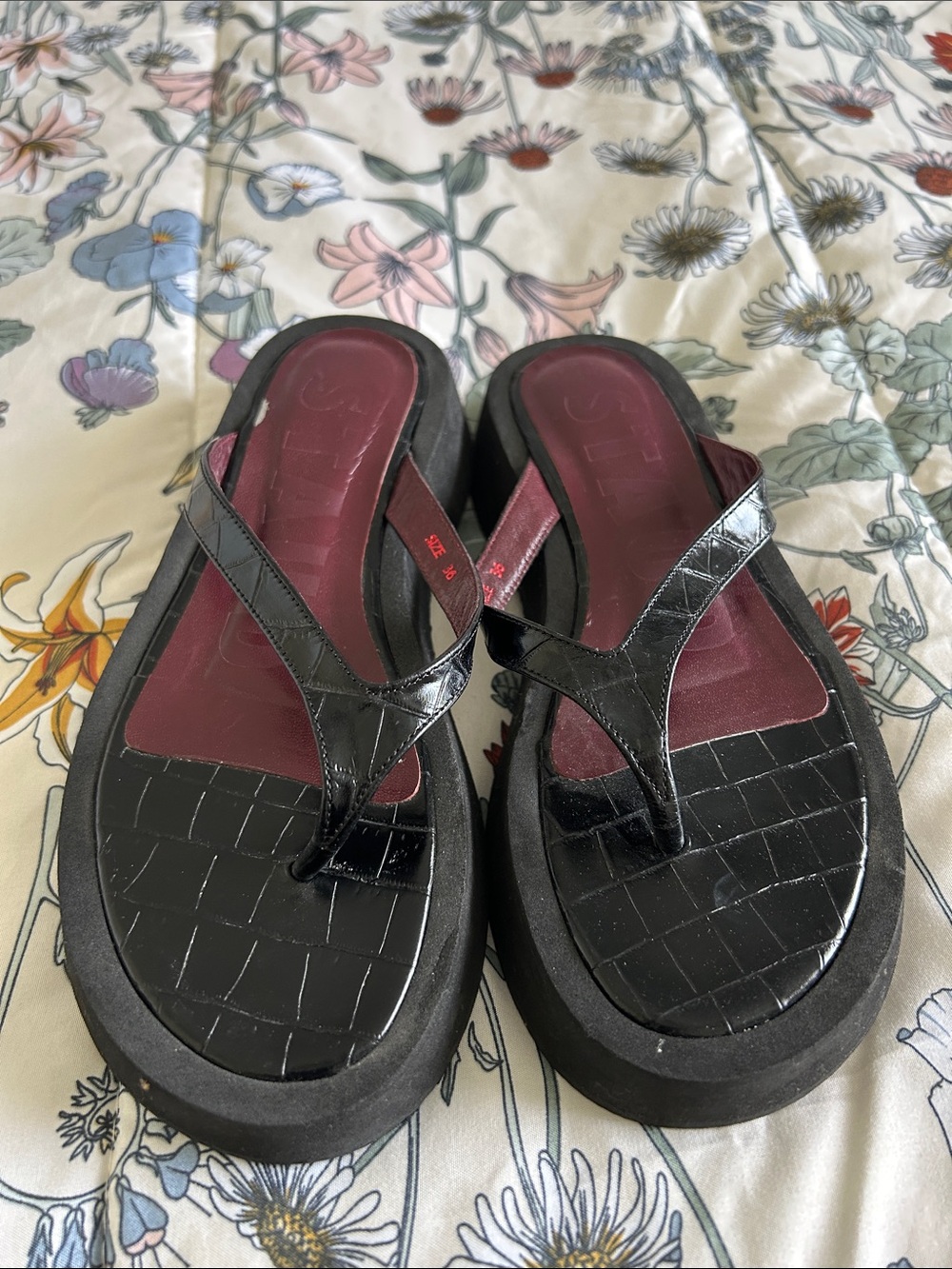 STAUD Flip Flops